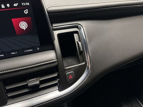 Used 2024 GMC Yukon SLT w/ SLT Luxury Package image 70