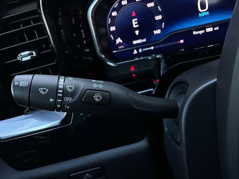 Used 2025 Chevrolet Silverado 1500 LT image 35