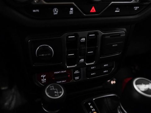 Used 2024 Jeep Wrangler Unlimited Rubicon image 29