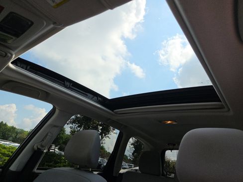 Used 2016 Subaru Forester 2.5i Premium w/ All-Weather Package AWD/4WD image 16
