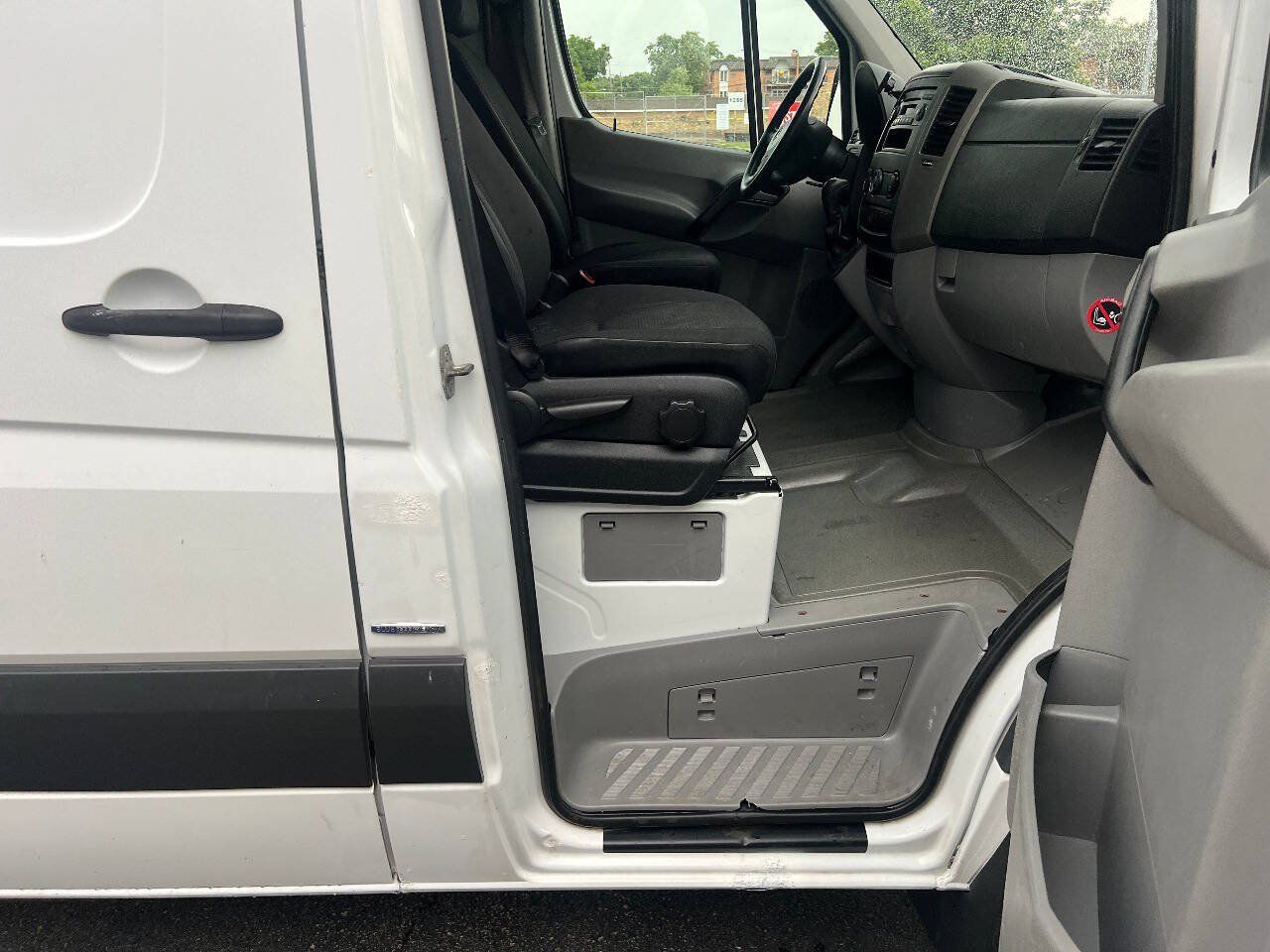 Used 2012 Mercedes-Benz Sprinter 2500 w/ Premium Pkg image 25