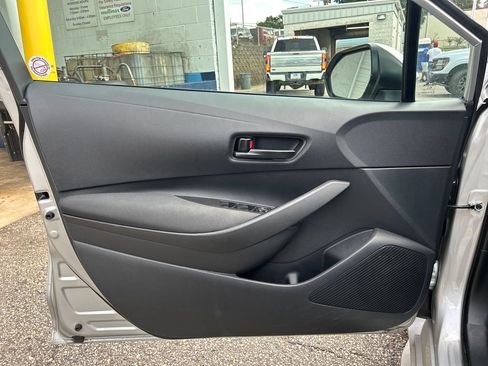 Used 2026 Toyota Corolla LE FWD image 9