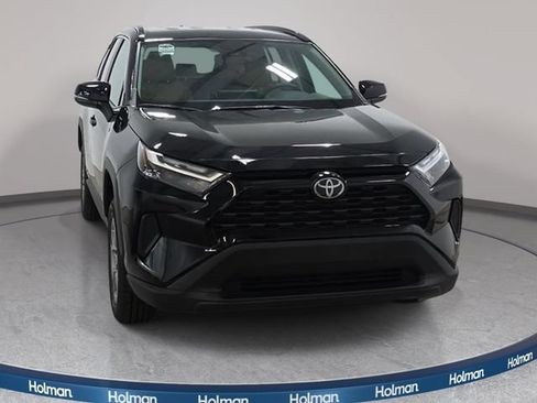 Used 2025 Toyota RAV4 LE AWD/4WD image 3