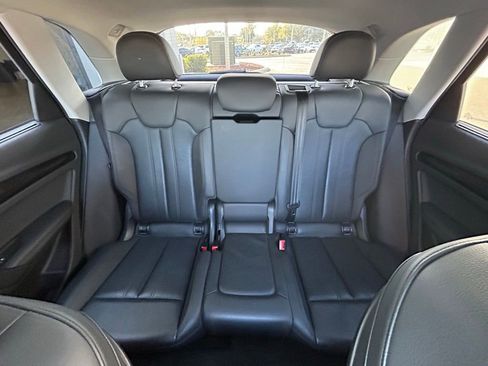 Used 2019 Audi Q5 2.0T Premium Plus w/ Premium Plus Package image 12
