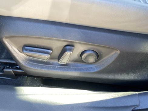 Used 2024 Toyota Camry SE image 11