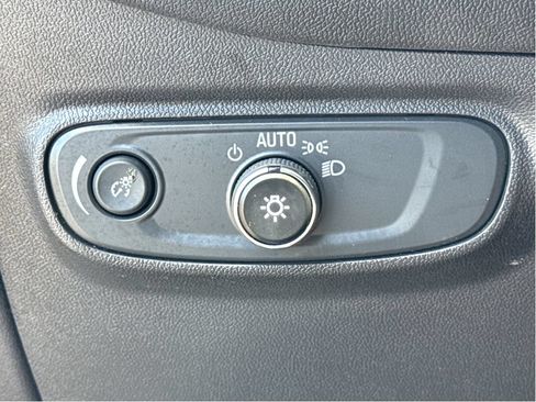 Used 2024 Chevrolet Equinox LT w/ LPO, Floor Liner Package FWD image 12