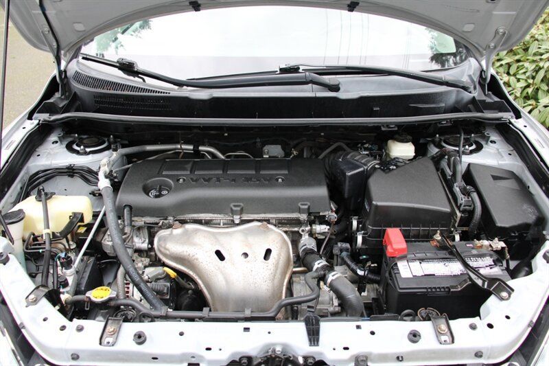 Used 2010 Toyota Matrix S FWD image 18