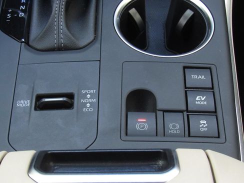 Certified 2025 Toyota Highlander XLE AWD/4WD image 33
