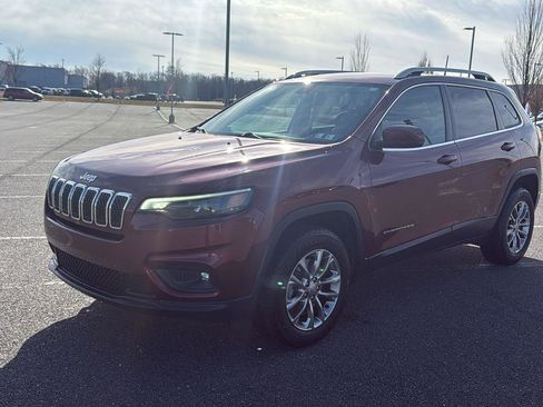 Used 2019 Jeep Cherokee Latitude Plus w/ Comfort/Convenience Group image 14