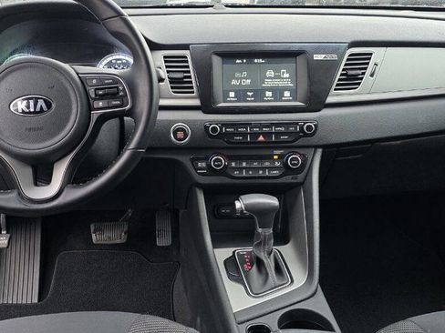 Used 2019 Kia Niro LX image 17