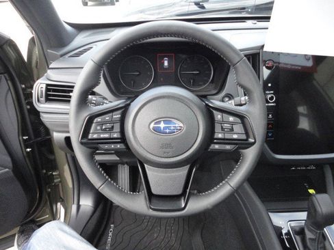 Used 2025 Subaru Forester Premium w/ Convenience Package #1 image 5