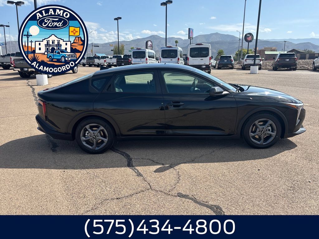 Used 2025 Kia K4 FWD image 6
