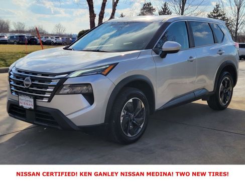 Certified 2025 Nissan Rogue SV image 7