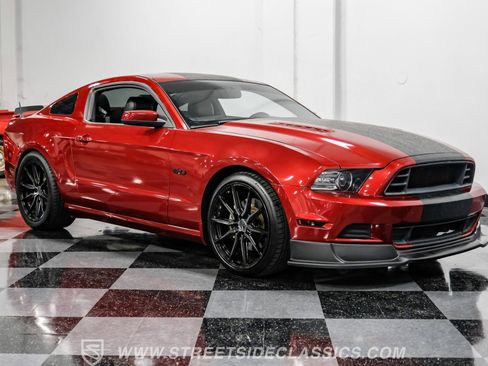 Used 2014 Ford Mustang GT Premium image 16