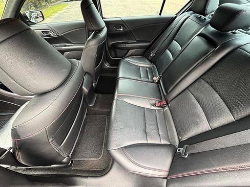 Used 2017 Honda Accord Sport Special Edition image 28