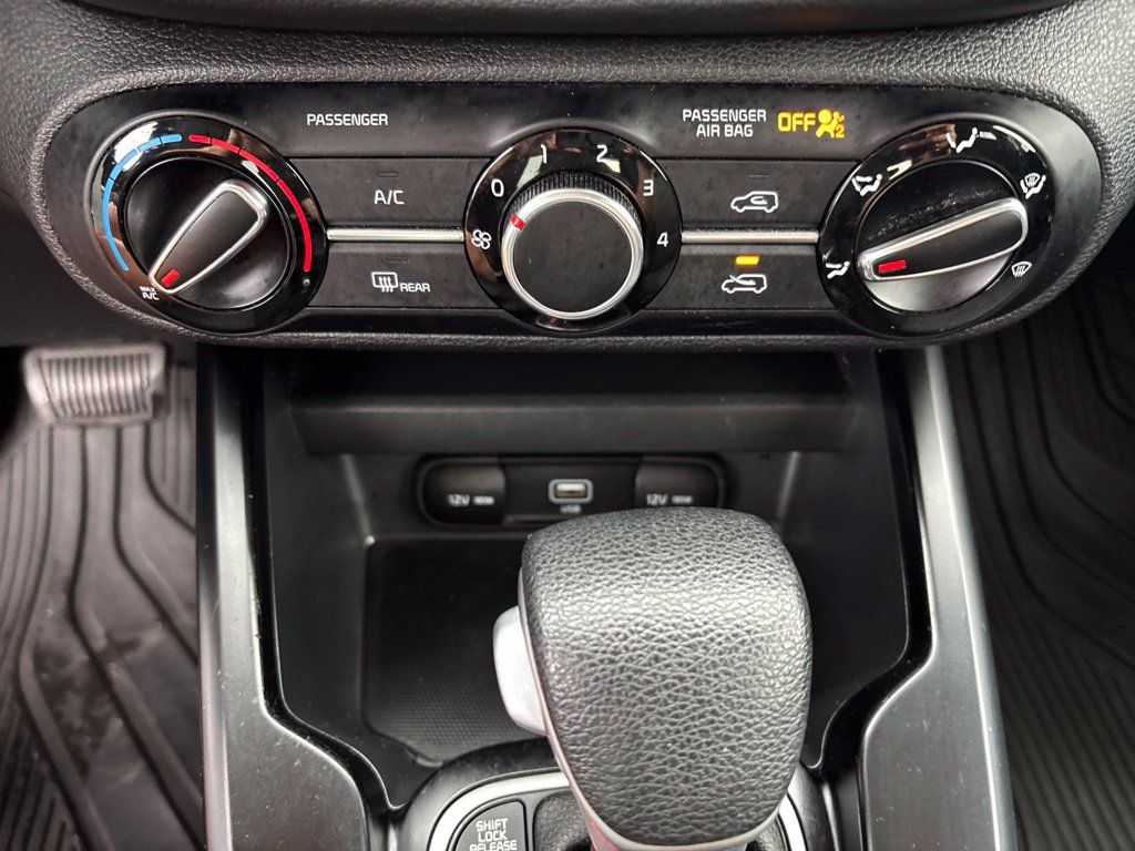 Used 2022 Kia Soul LX FWD image 19