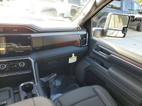 New 2026 GMC Sierra 2500 Denali w/ Denali Reserve Package AWD/4WD image 16