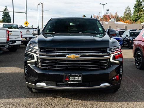 Used 2021 Chevrolet Suburban LT image 2