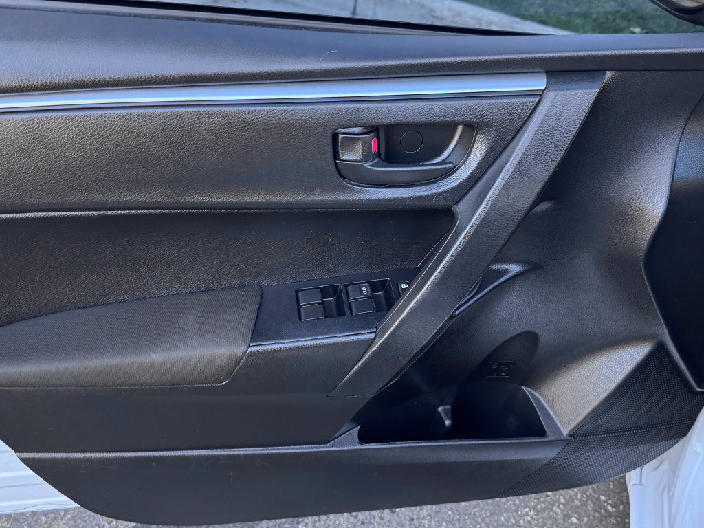 Used 2015 Toyota Corolla L FWD image 16