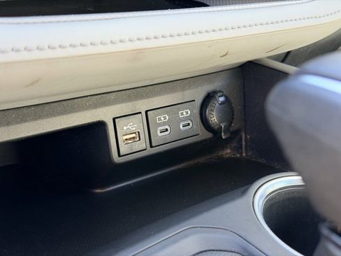 Used 2023 Toyota Highlander XLE image 15