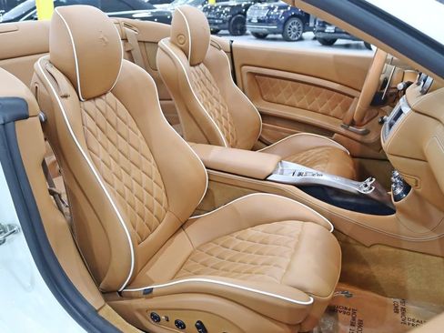 Used 2011 Ferrari California RWD image 29