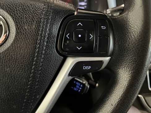 Used 2017 Toyota Sienna L FWD image 23