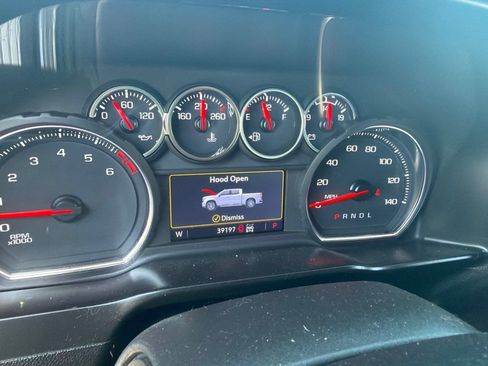 Used 2021 Chevrolet Silverado 1500 LT Trail Boss AWD/4WD image 11