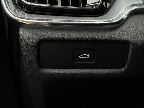 Used 2025 Volvo S60 B5 Core AWD/4WD image 25