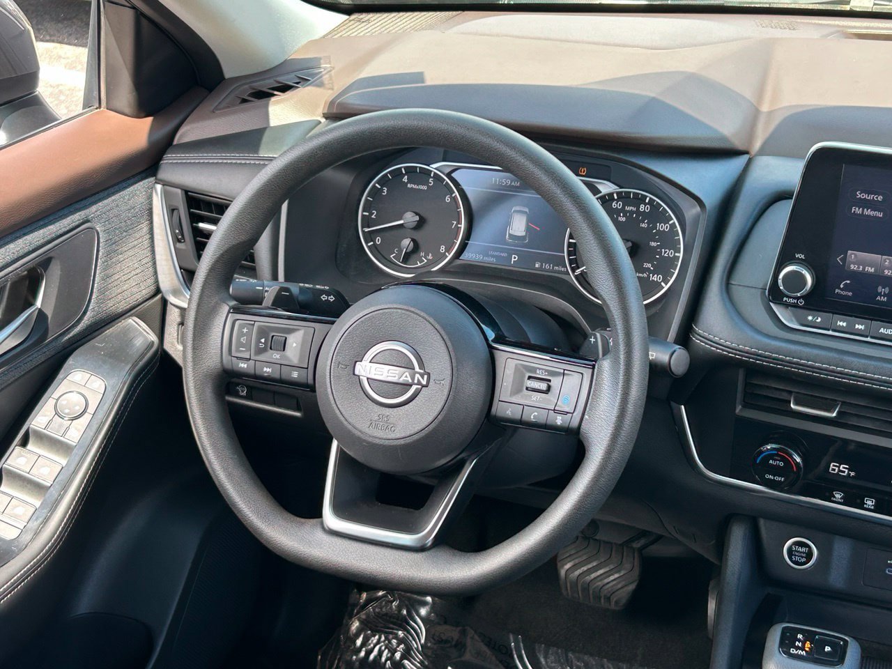 Certified 2023 Nissan Rogue SV FWD image 17