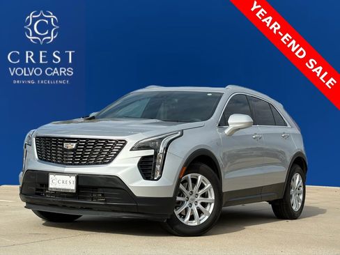 Used 2022 Cadillac XT4 Luxury w/ Cold Weather Package image 1