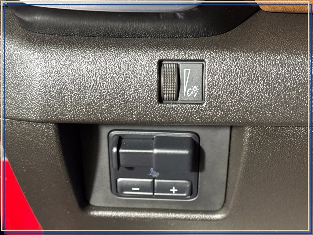Certified 2025 GMC Canyon AT4 w/ AT4 Premium Package AWD/4WD image 21