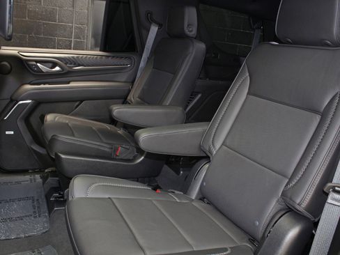 Used 2023 GMC Yukon Denali w/ Advanced Technology Package AWD/4WD image 37