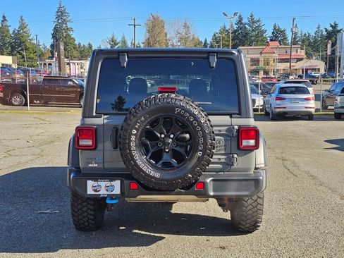 Used 2023 Jeep Wrangler Unlimited w/ Cold Weather Group image 7