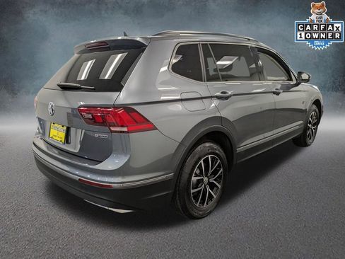 Used 2021 Volkswagen Tiguan SE w/ Panoramic Sunroof Package image 4