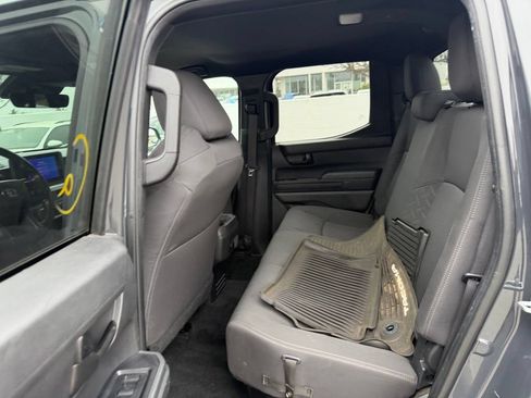 Used 2024 Toyota Tacoma SR5 AWD/4WD image 8