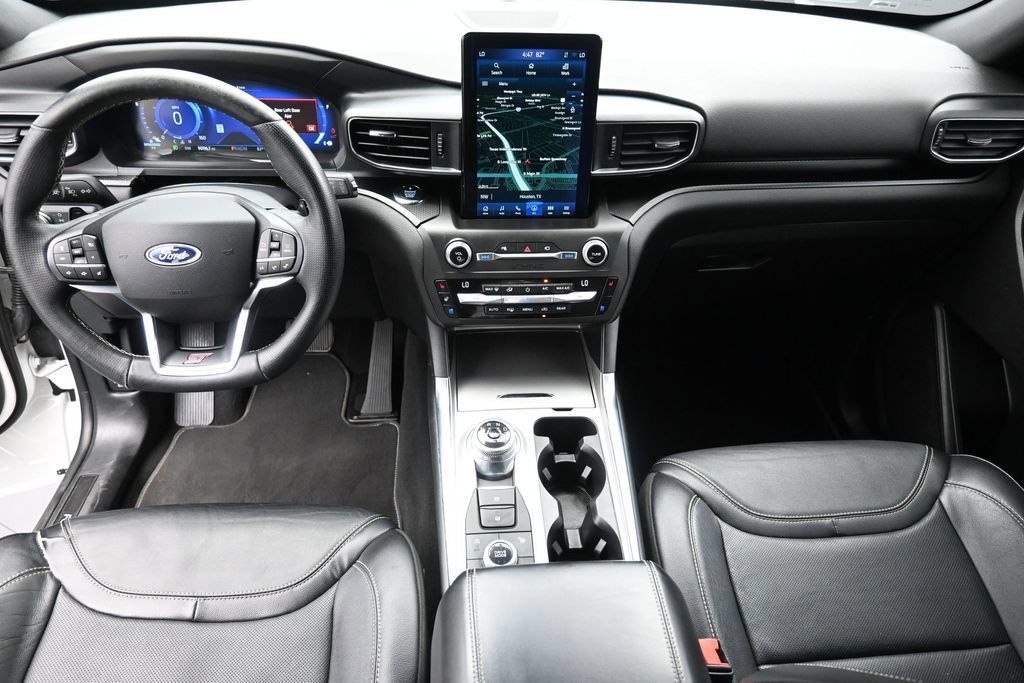 Used 2020 Ford Explorer ST w/ ST High-Performance Pack AWD/4WD image 2