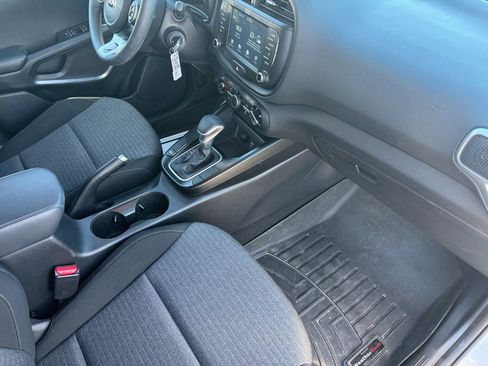 Used 2020 Kia Soul S image 14