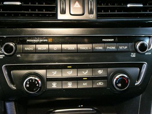 Used 2020 Kia Optima LX image 24