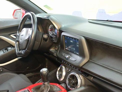 Used 2019 Chevrolet Camaro LS RWD image 7