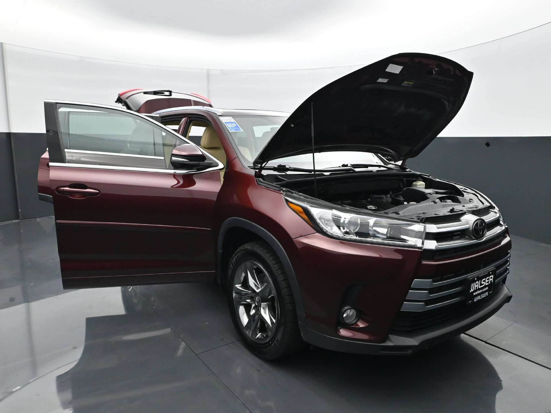 Used 2018 Toyota Highlander Limited Platinum w/ Carpet Mat Package (TMS) AWD/4WD image 35