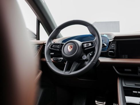 New 2025 Porsche Macan 4S Electric image 27