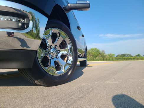 Used 2019 RAM 1500 Big Horn AWD/4WD image 9
