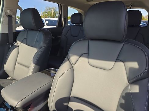 New 2025 Kia Telluride S image 22