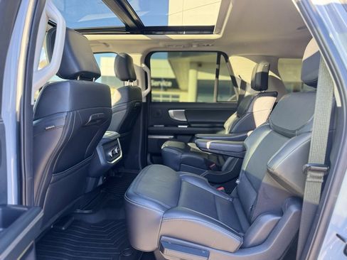 Used 2025 Ford Expedition Max Platinum w/ Driver's Package image 11