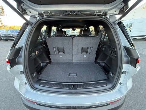 New 2025 Jeep Grand Cherokee L Laredo image 22