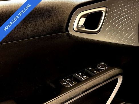Used 2024 Kia Soul LX w/ Option Group 015 FWD image 11