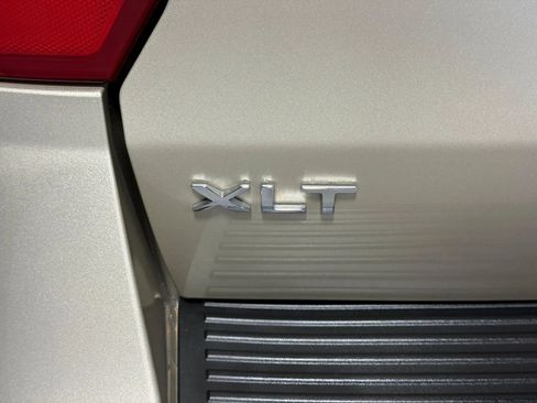 Used 2018 Ford Expedition Max XLT w/ Equipment Group 202A AWD/4WD image 12