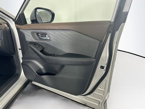 Used 2023 Nissan Rogue SV FWD image 30