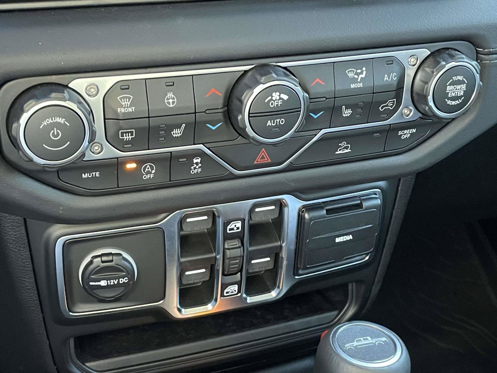 Certified 2026 Jeep Gladiator Sport AWD/4WD image 4