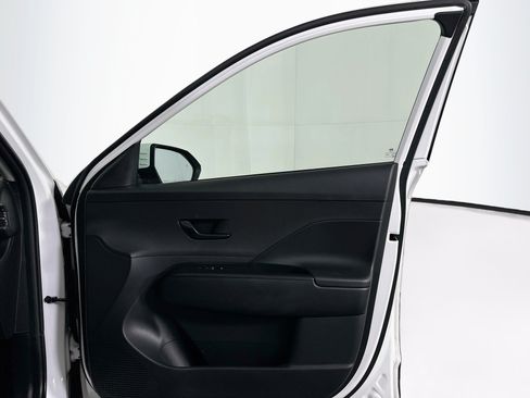 Used 2025 Hyundai Kona SEL FWD image 32